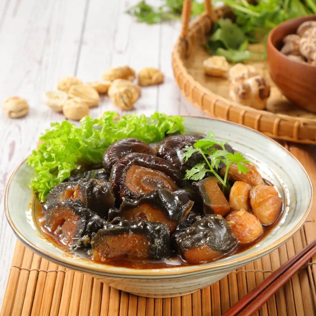 braised-sea-cucumber-with-mushroom_04.webp